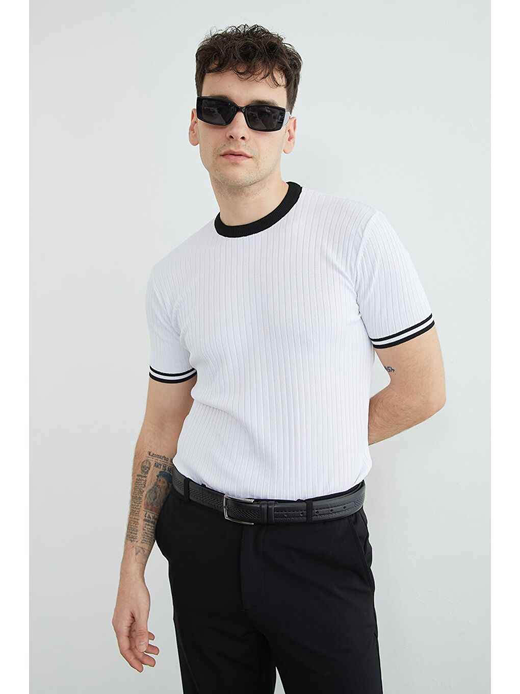 Beyaz Fitilli Biyeli Bisiklet Yaka Triko Tişört-1