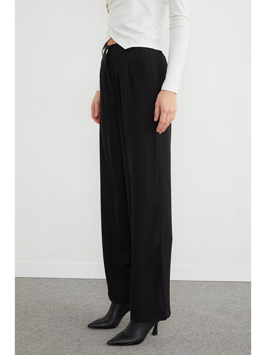 Siyah Beli Lastikli Düğmeli Palazzo Pantolon-4