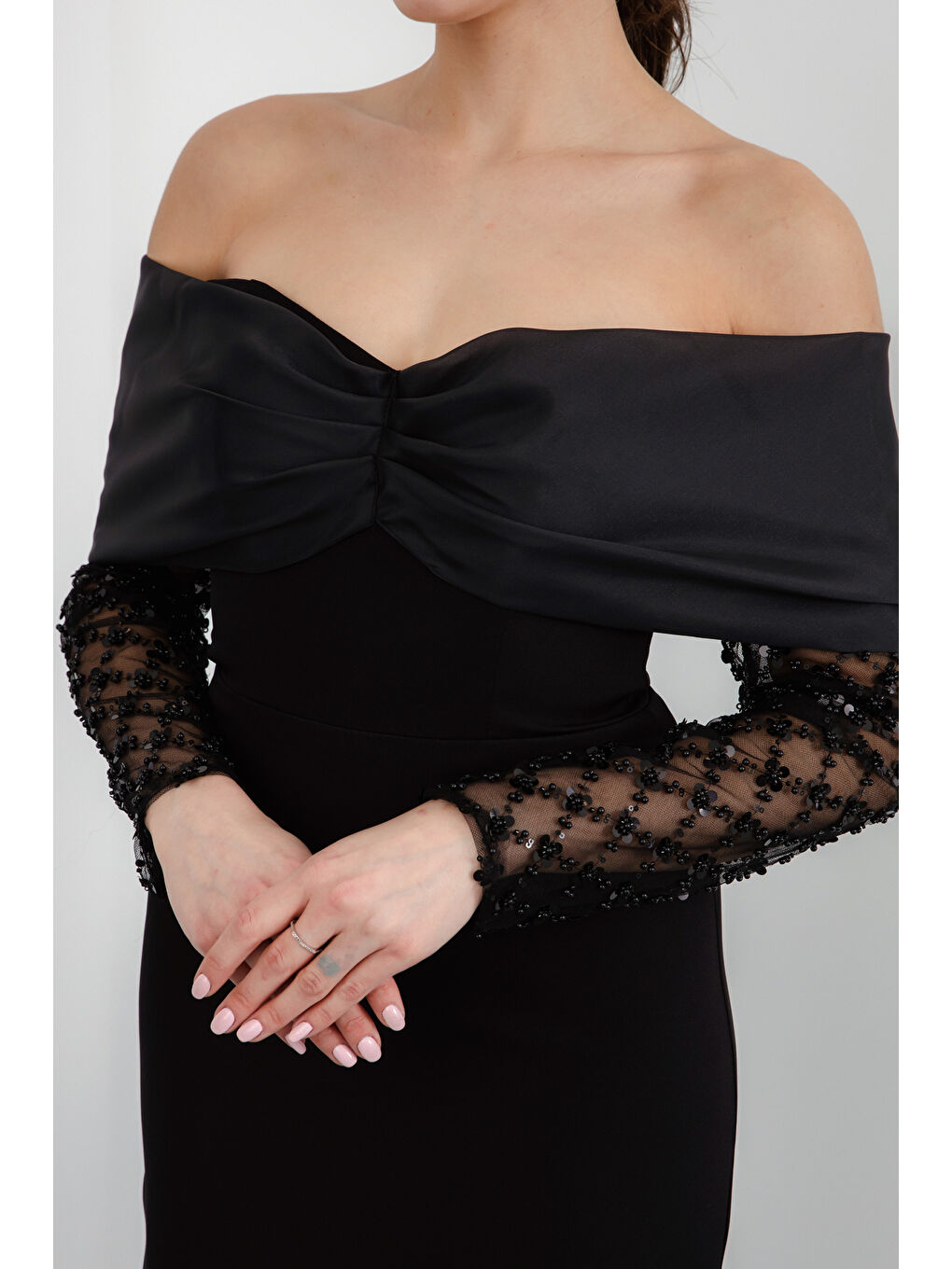 Kadın Siyah Kol Detaylı Fiyonklu Söz Nişan Nikah Abiye Elbise-2