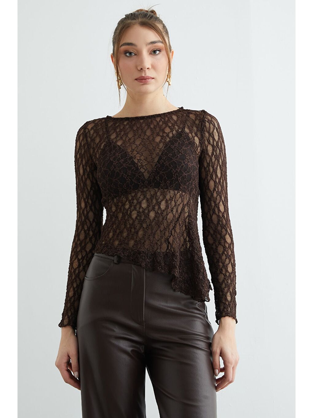 Kahverengi Elastanlı Asimetrik Dantel Bluz-1