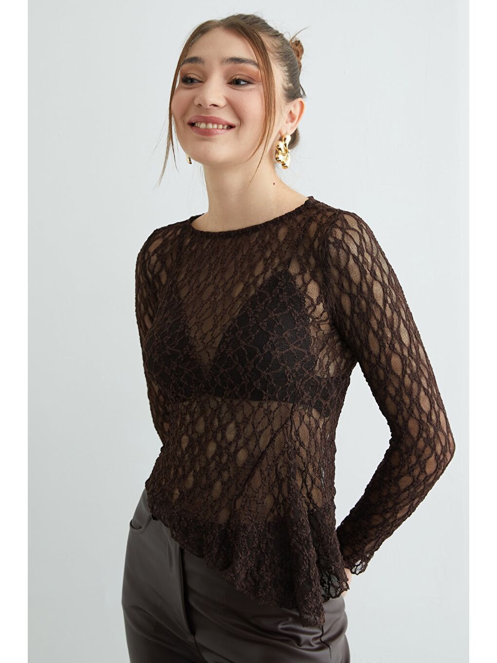 Kahverengi Elastanlı Asimetrik Dantel Bluz-3