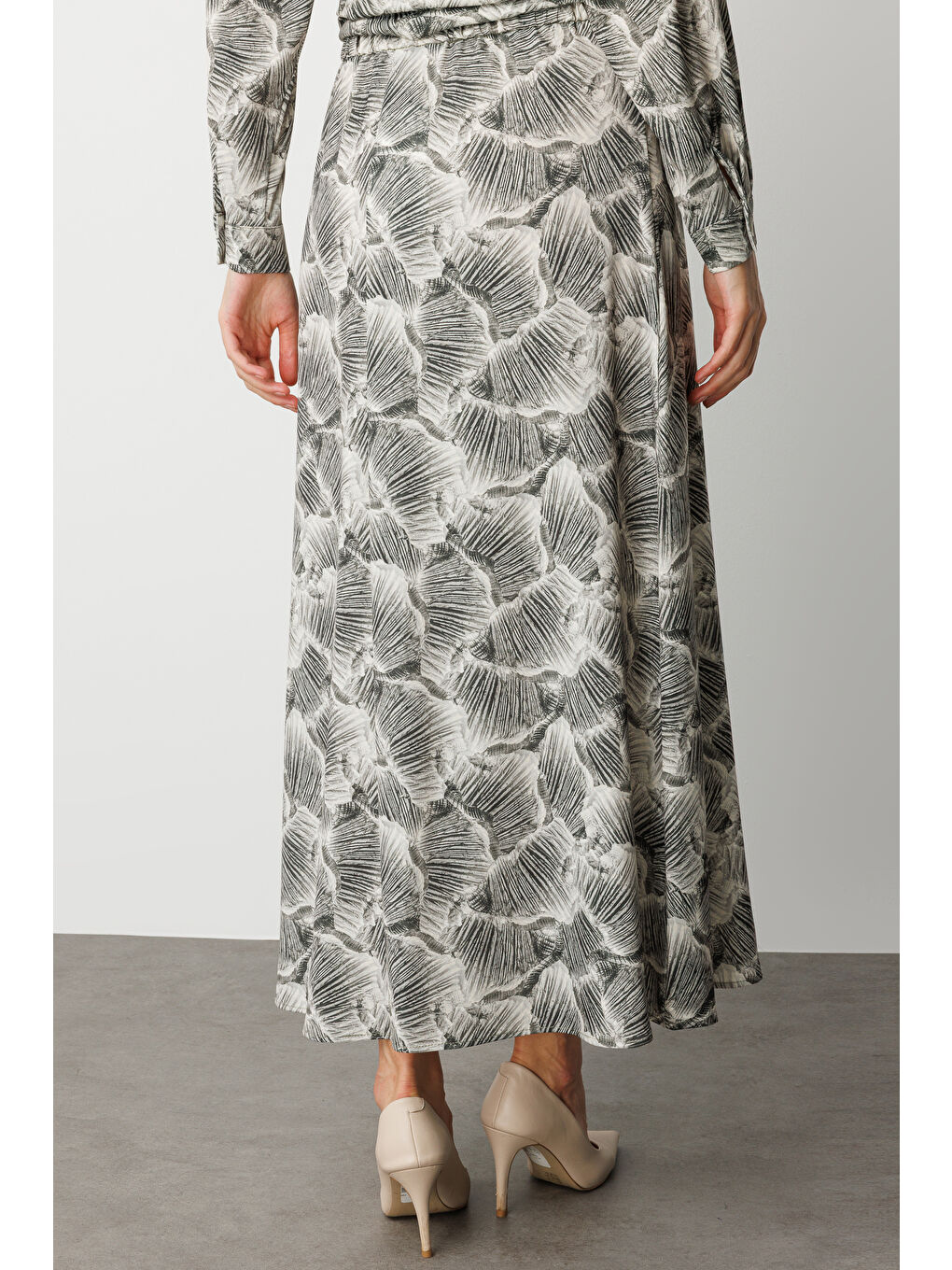 Mix Haki Yeşil Yaprak Desenli Uzun Evaze Etek-2