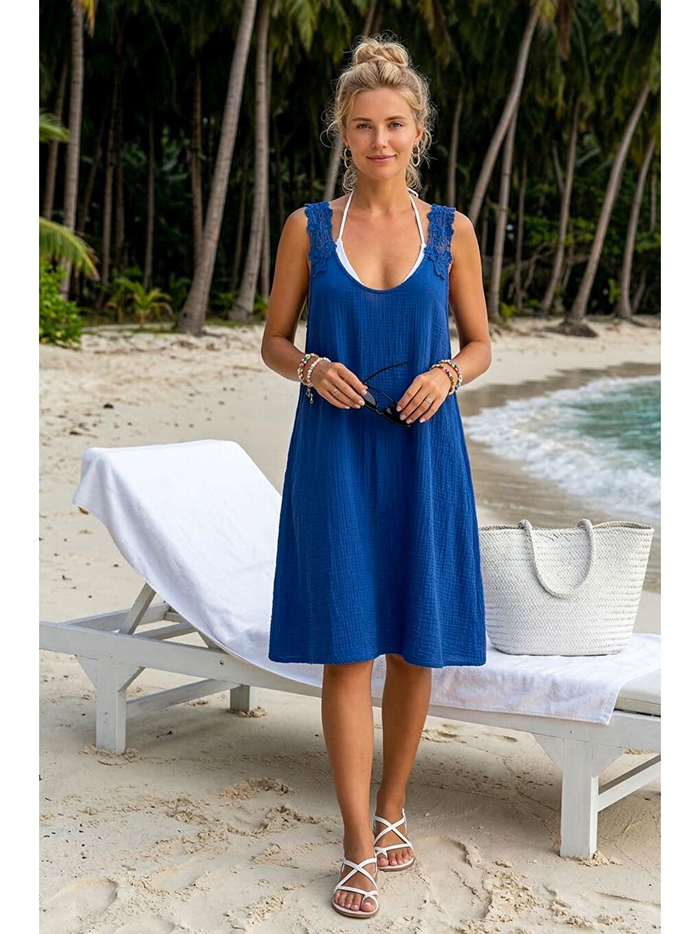 Saks Mavisi Havuz Yaka Kolsuz Dantelli Omuz Casual Müslin Dokuma Elbise 95 63-1