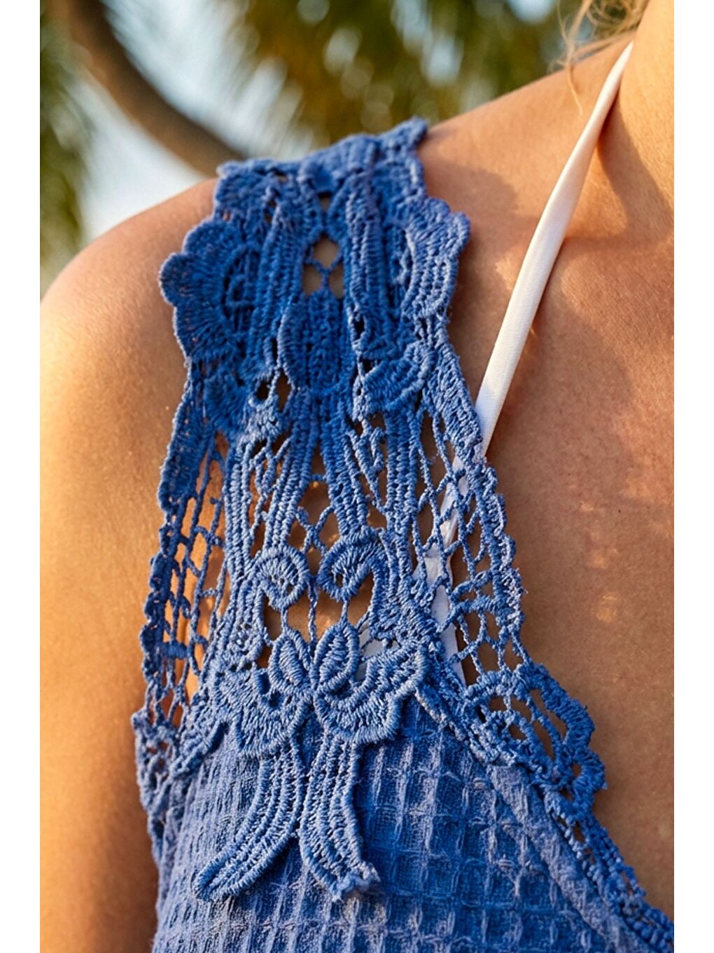 Saks Mavisi Havuz Yaka Kolsuz Dantelli Omuz Casual Müslin Dokuma Elbise 95 63-2