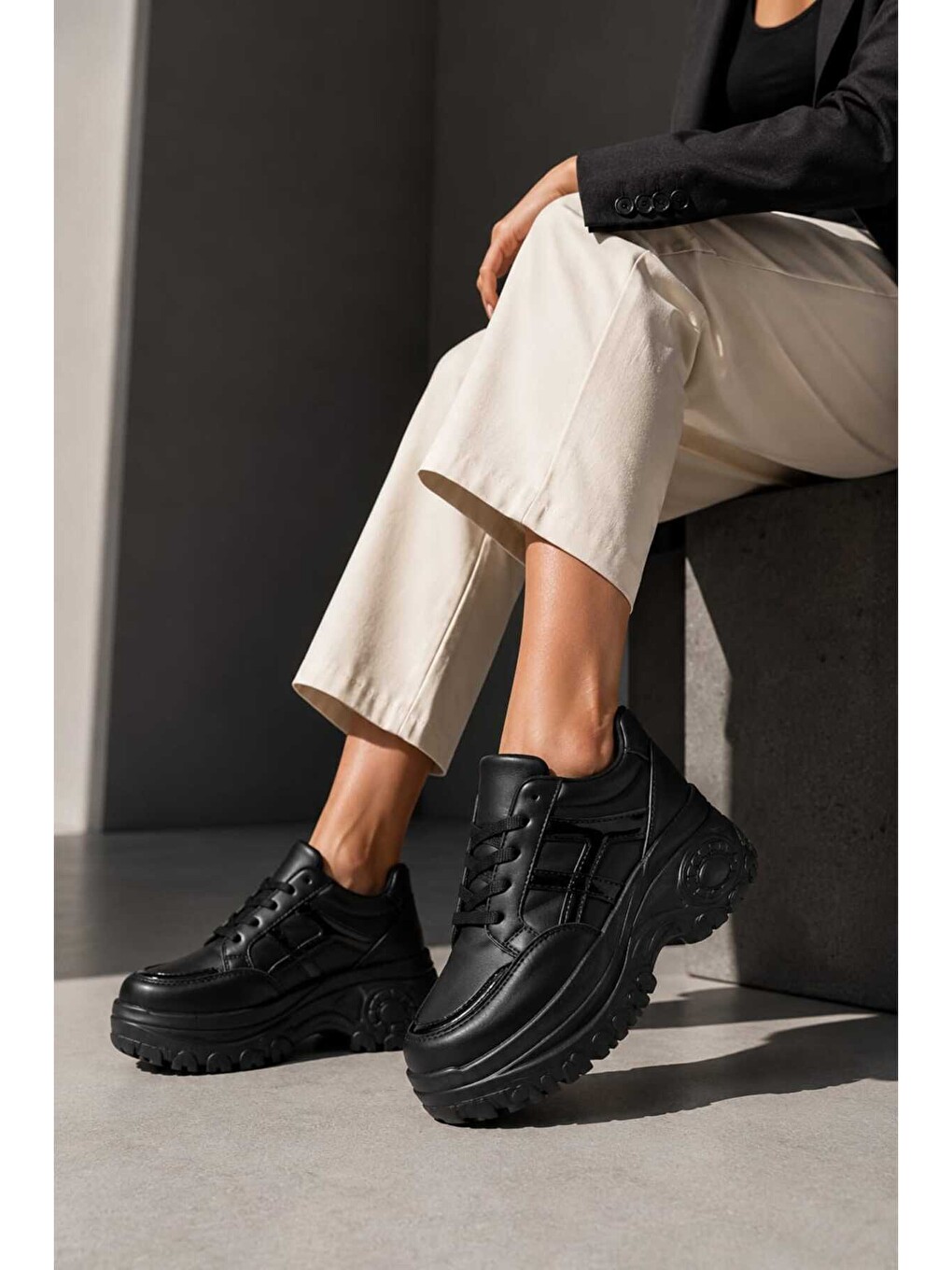 Siyah Kadın Günlük Kullanım, 6 Cm Yükseltilmiş Tabanlı, Bağcıklı, Spor Sneakers