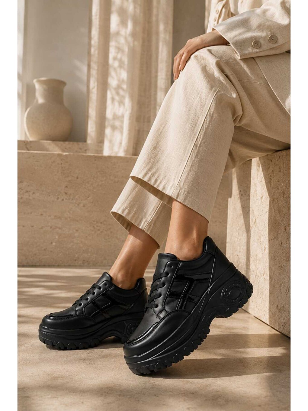 Siyah Kadın Günlük Kullanım, 6 Cm Yükseltilmiş Tabanlı, Bağcıklı, Spor Sneakers-1