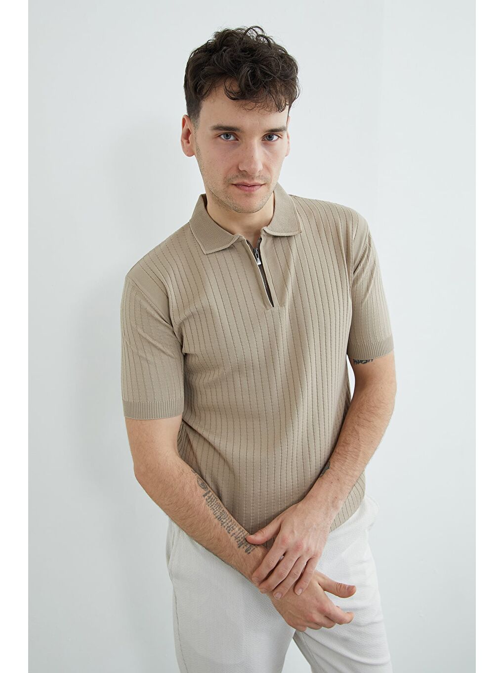 Bej Fitilli Polo Yaka Yarım Fermuarlı Triko Tişört-3