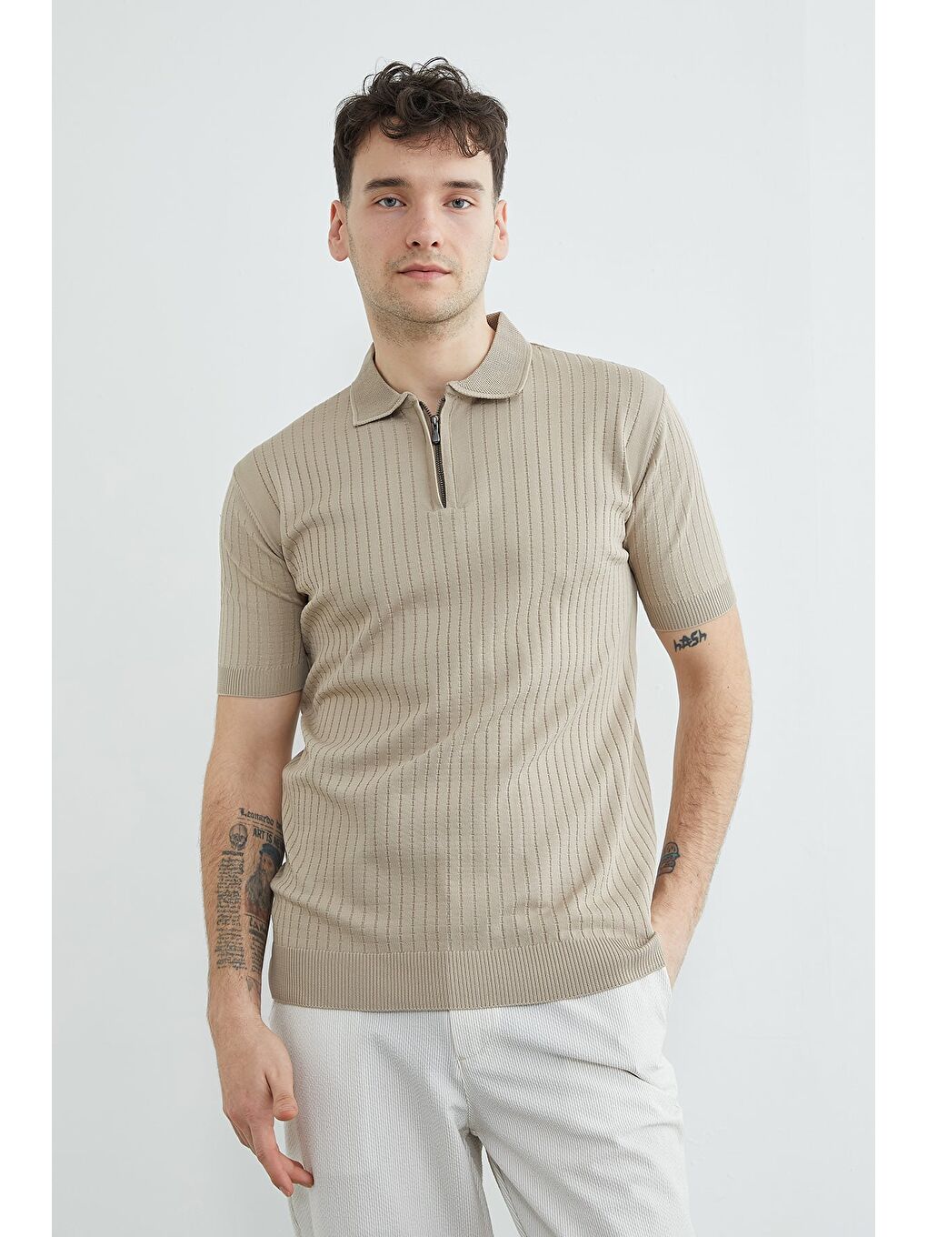 Bej Fitilli Polo Yaka Yarım Fermuarlı Triko Tişört-4