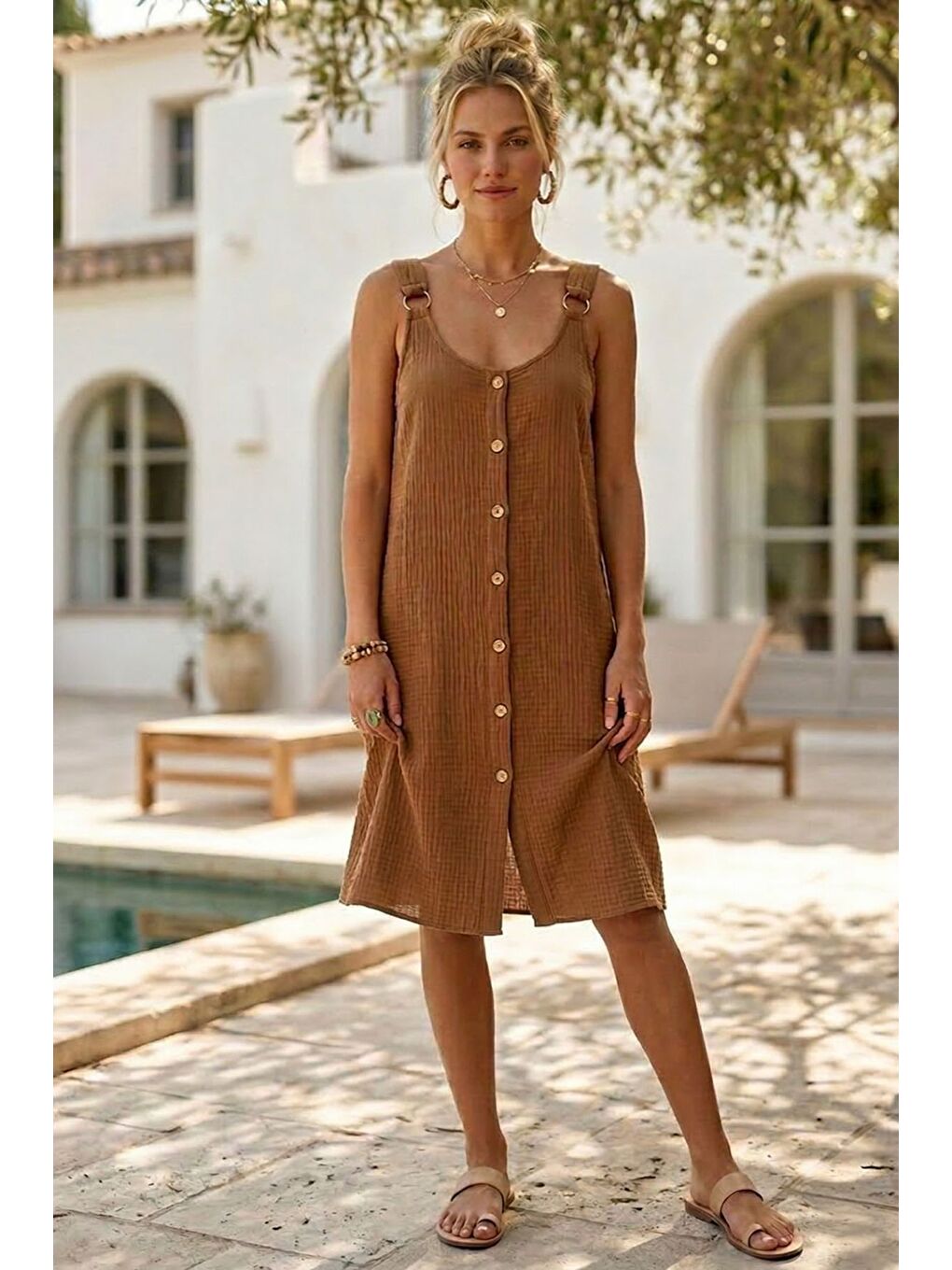 Kahverengi Tarçın Rengi Askılı Düğmeli Cepsiz Metal Halkalı Casual Müslin Dokuma Elbise 102 55-3