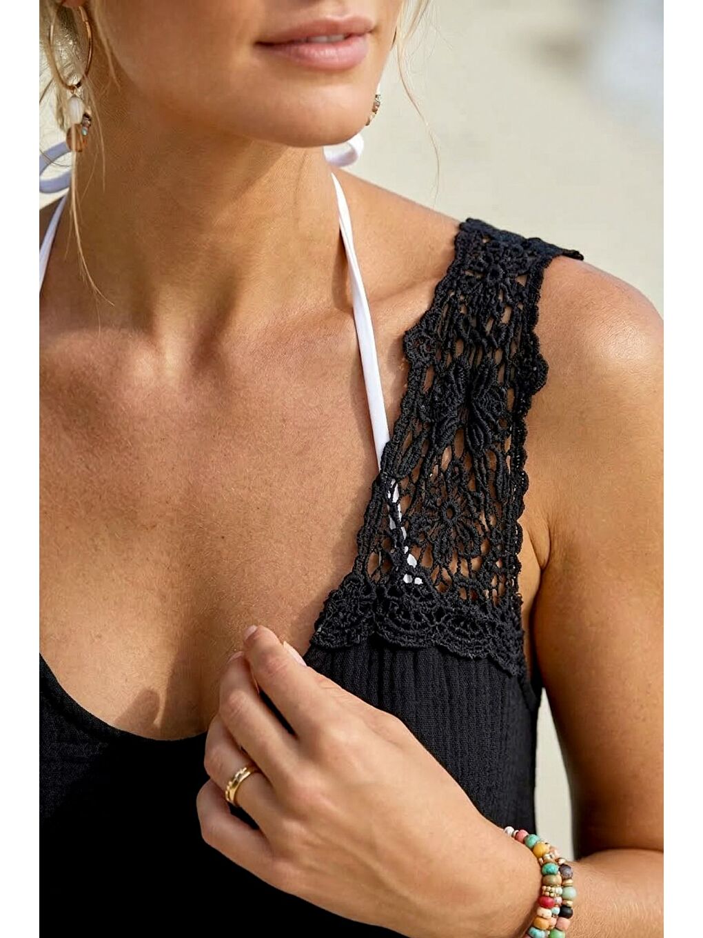 Siyah Havuz Yaka Kolsuz Dantelli Omuz Casual Müslin Dokuma Elbise 95 63-2