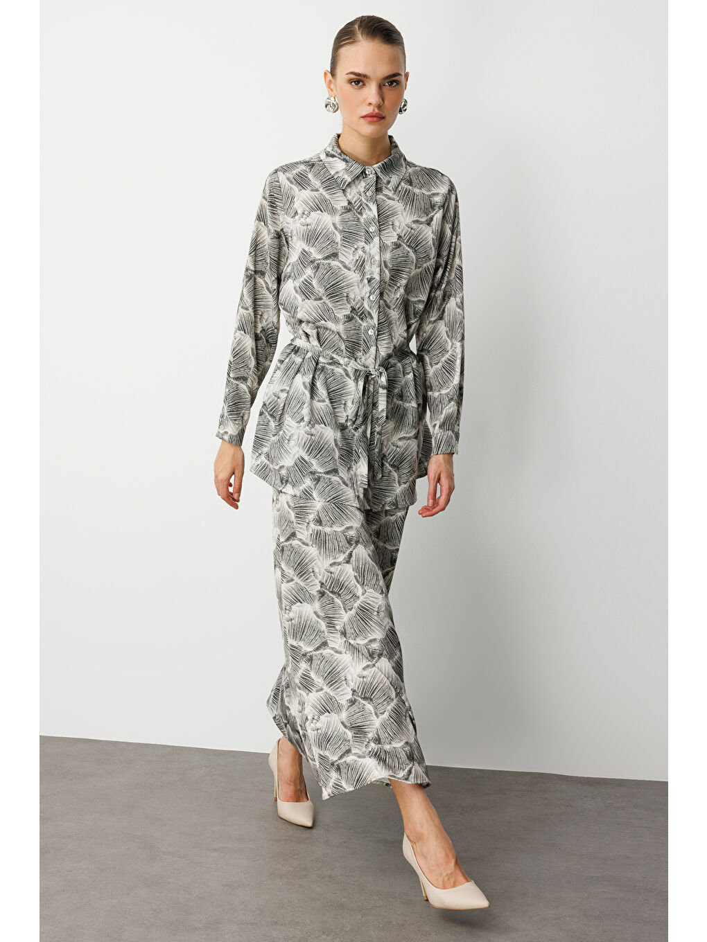 Mix Haki Yeşil Yaprak Desenli ip kuşaklı Tunik Gömlek-1