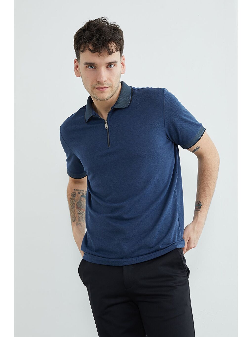 İndigo Yarım Fermuarlı Polo Yaka Tişört