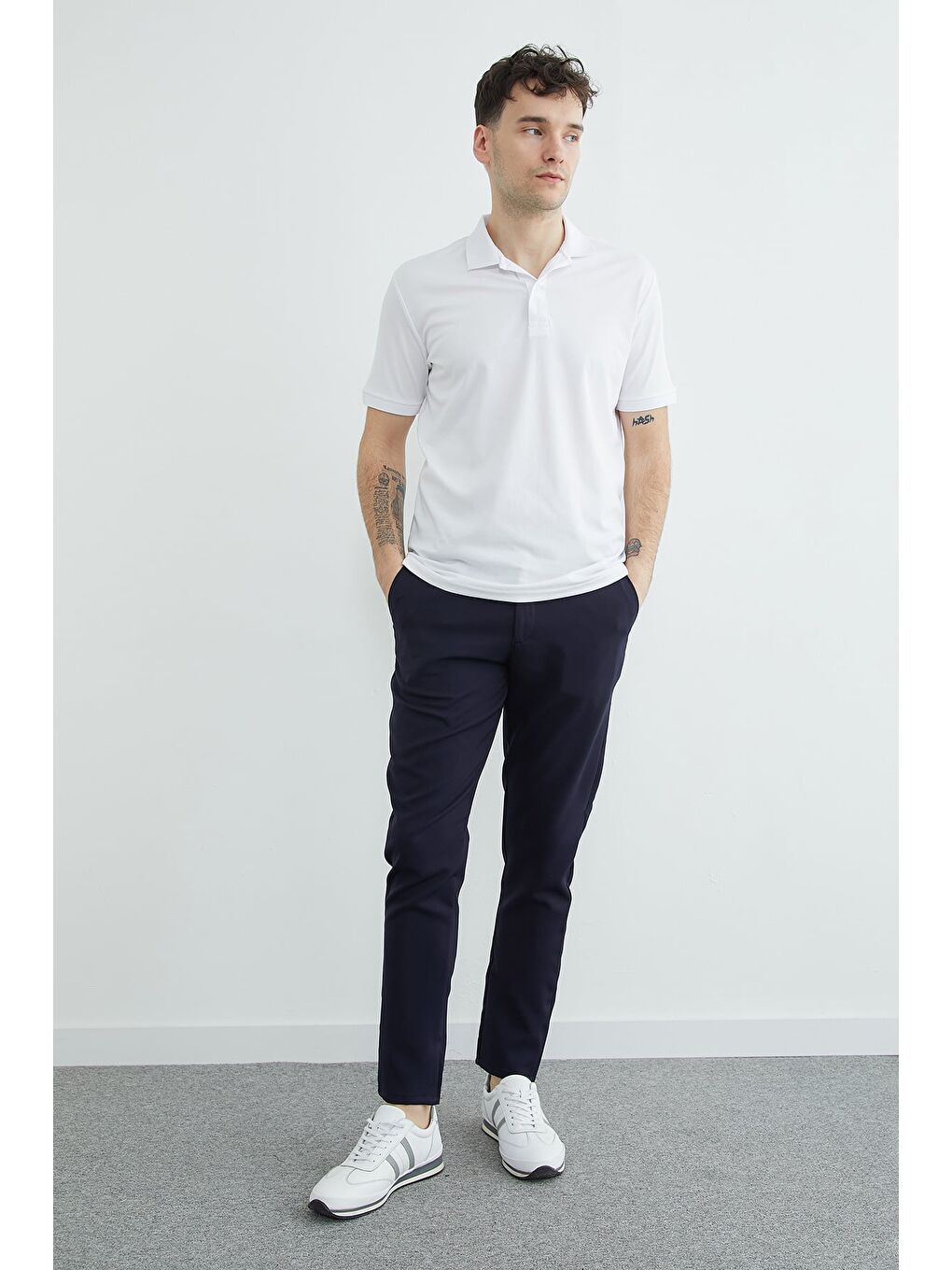 Beyaz Ribanalı Polo Yaka Tişört-2