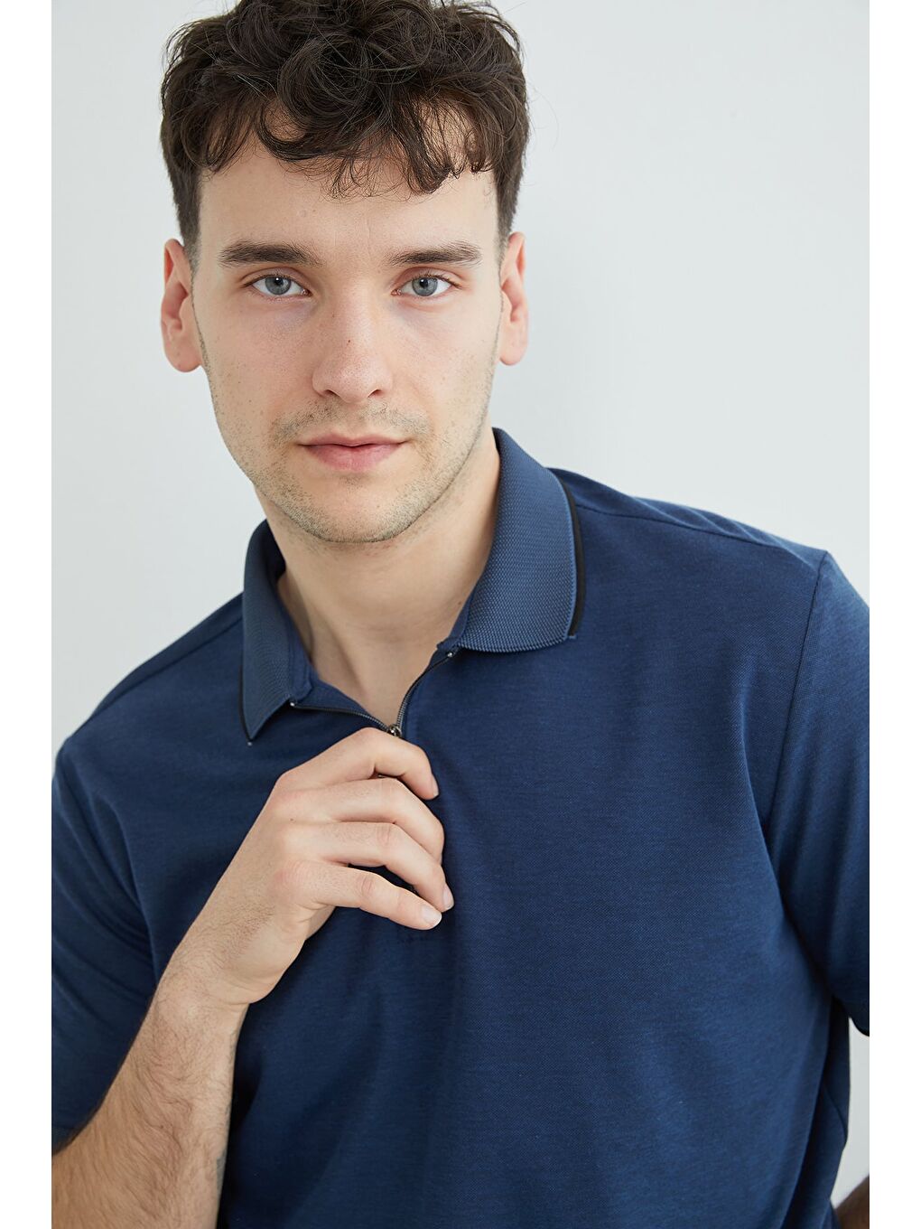 İndigo Yarım Fermuarlı Polo Yaka Tişört-3