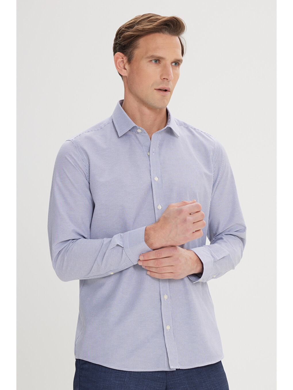 Erkek Lacivert-Beyaz Slim Fit Dar Kesim Klasik Yaka Pamuklu Armürlü Gömlek-2