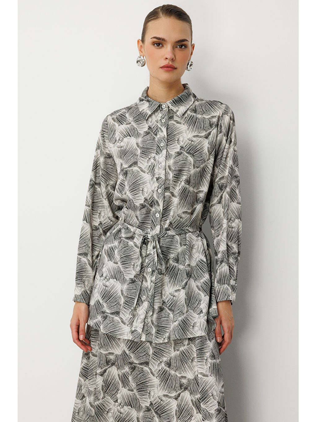 Mix Haki Yeşil Yaprak Desenli ip kuşaklı Tunik Gömlek-3