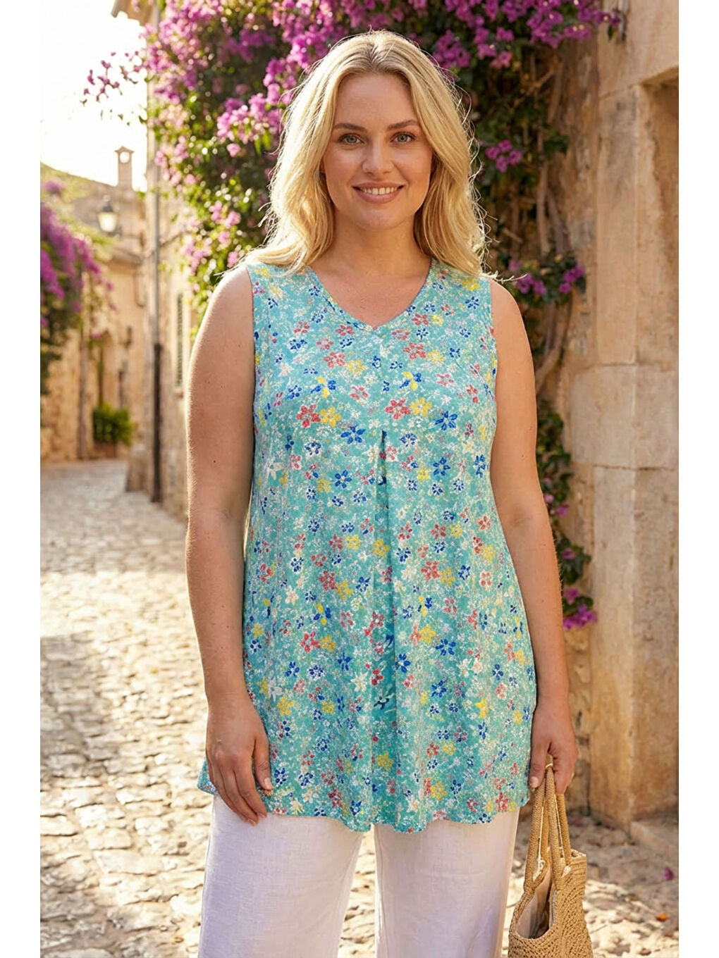 Turkuaz Büyük Beden V Yaka Kolsuz Çiçek Desenli Uzun T-shirt T169