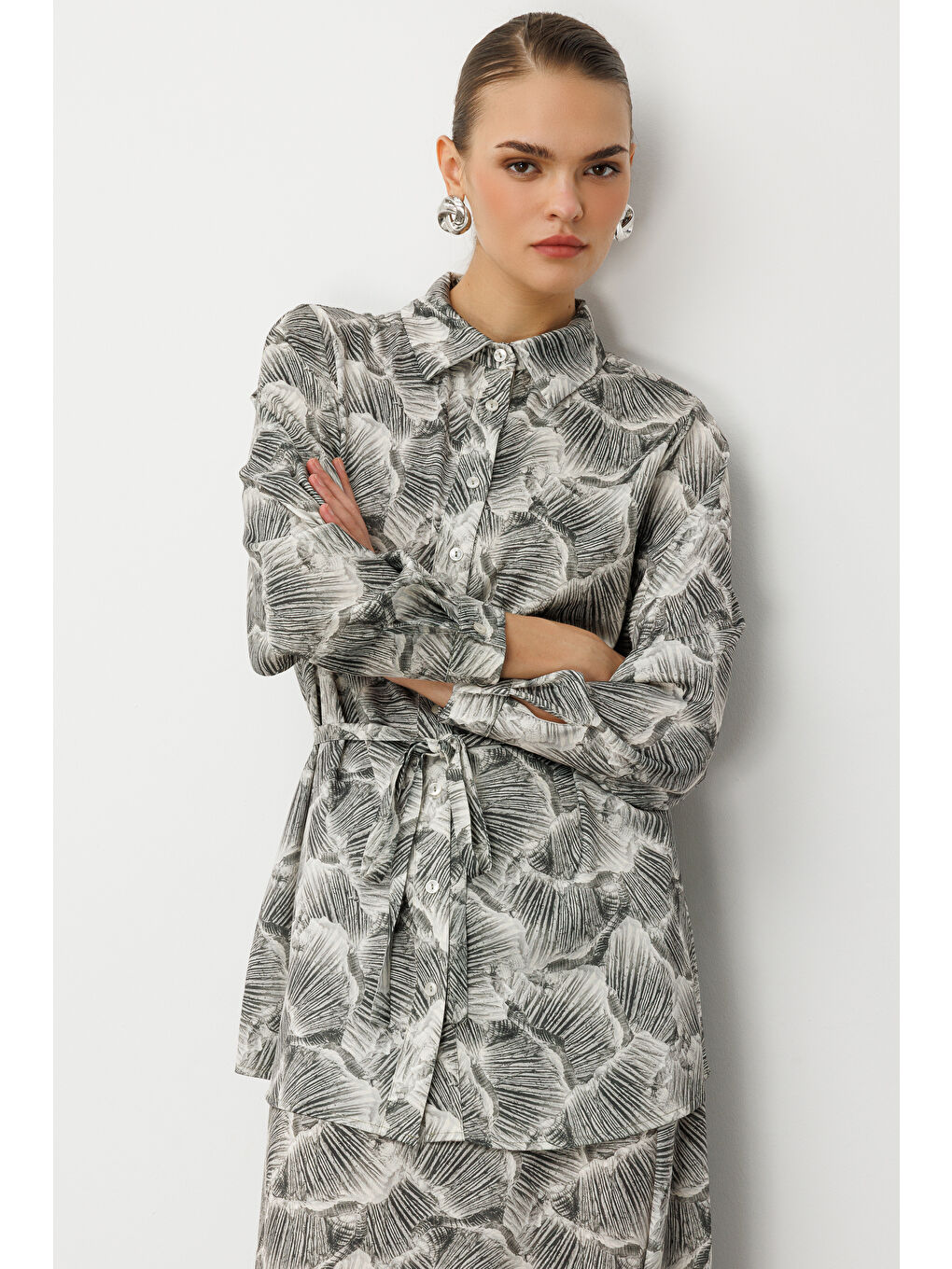 Mix Haki Yeşil Yaprak Desenli ip kuşaklı Tunik Gömlek-4