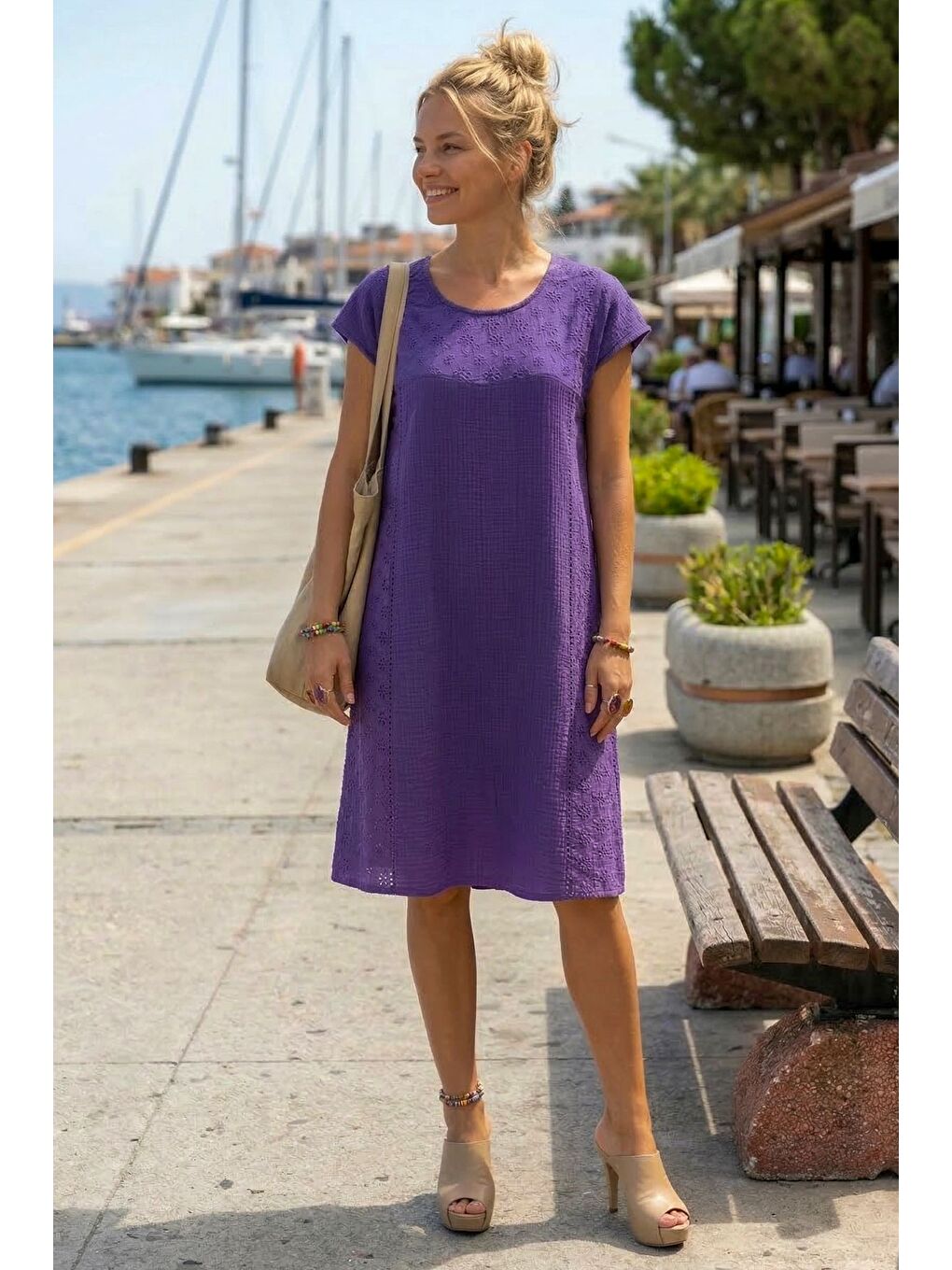 Mor Havuz Yaka Düşük Kol Cepli Kol Roba Ve Yanları Brodeli Casual Müslin Dokuma Elbise 100 55