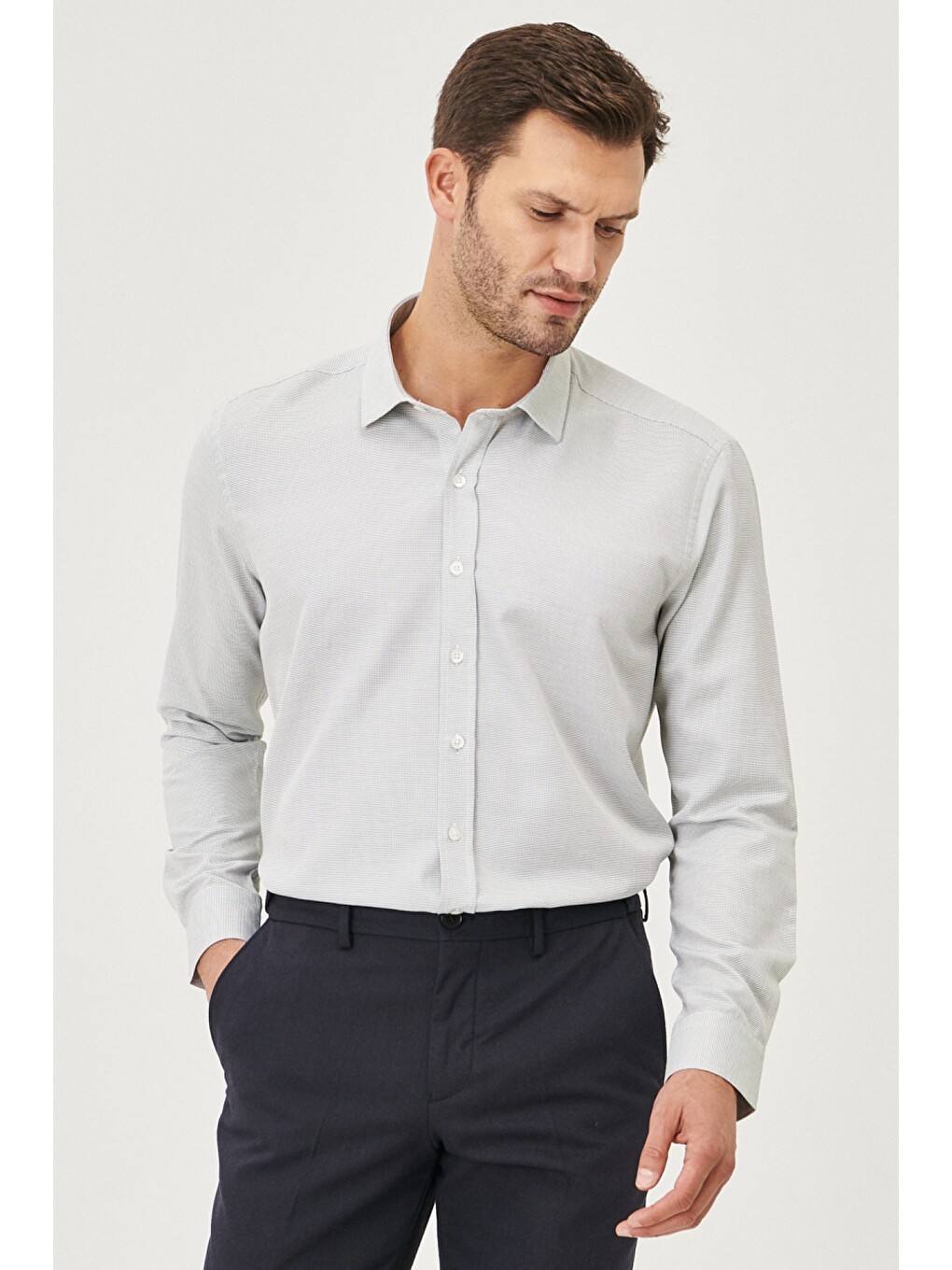 Erkek Beyaz-Haki Slim Fit Dar Kesim Klasik Yaka Armürlü Gömlek-1