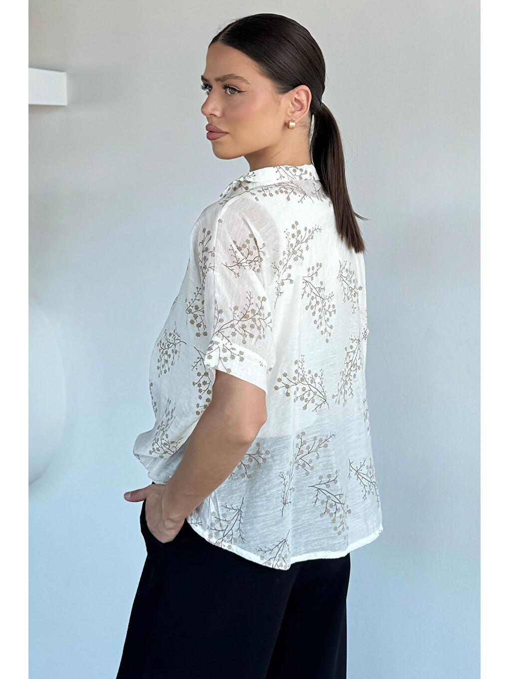 Ekru Kadın Crop Atletli Desenli Bluz-3