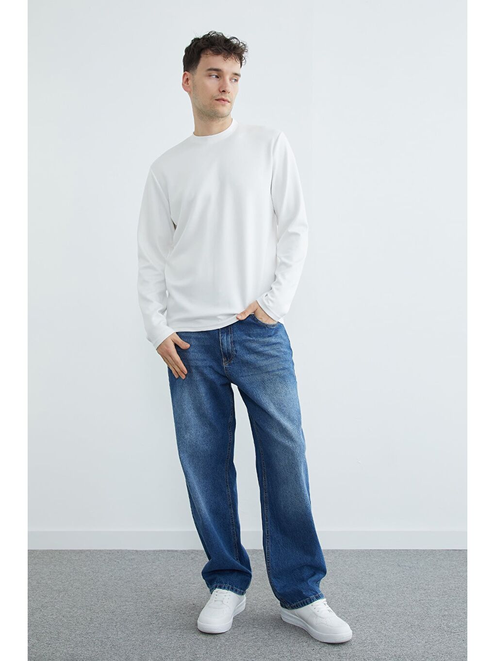 Beyaz Basic Bisiklet Yaka Modal Sweatshirt-2