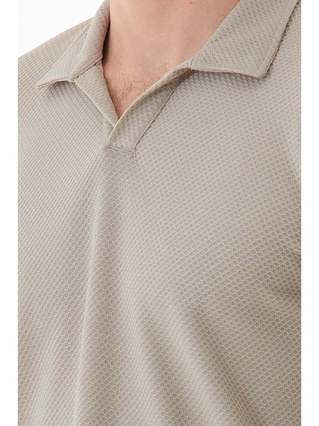 Gri Geometrik Desen Polo Yaka Tişört-4