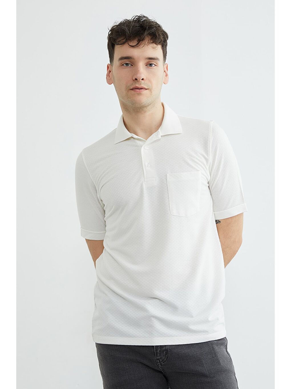 Ekru Desenli Tek Cepli Polo Yaka Tişört-1