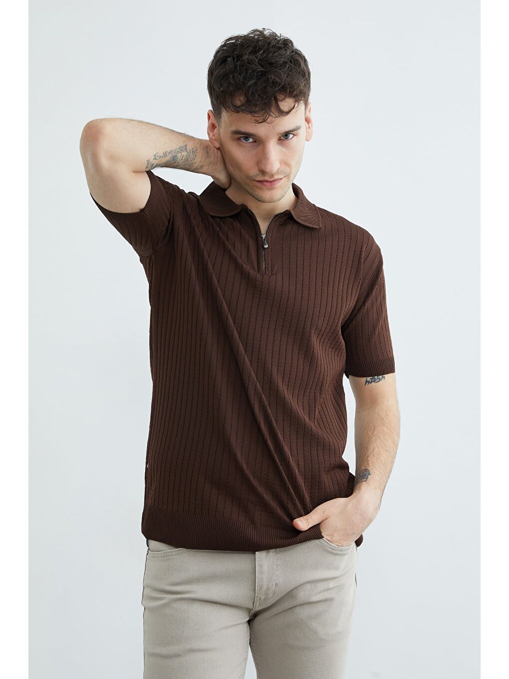 Kahverengi Fitilli Polo Yaka Yarım Fermuarlı Triko Tişört-4