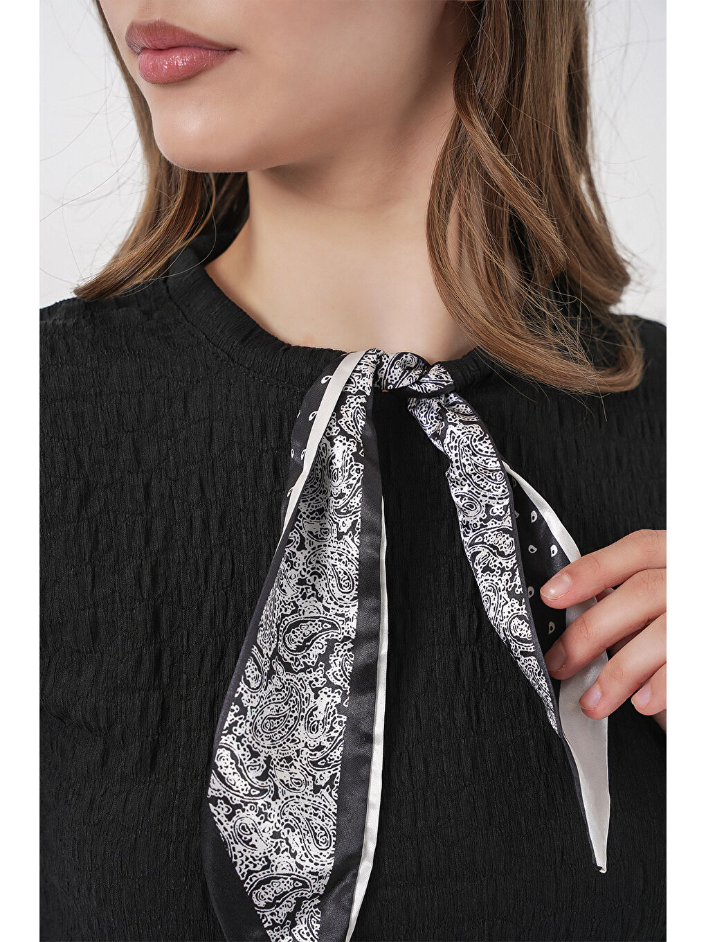 Kadın Kısa Kol Fularlı Örme Bluz 981 - Siyah-3