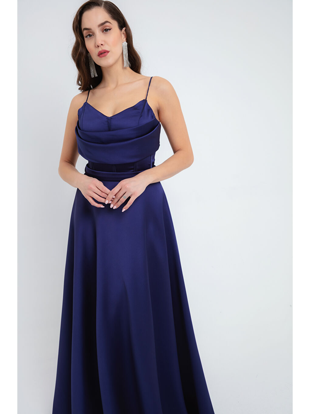 Kadın Lacivert Askılı Midi Saten Abiye Elbise-2