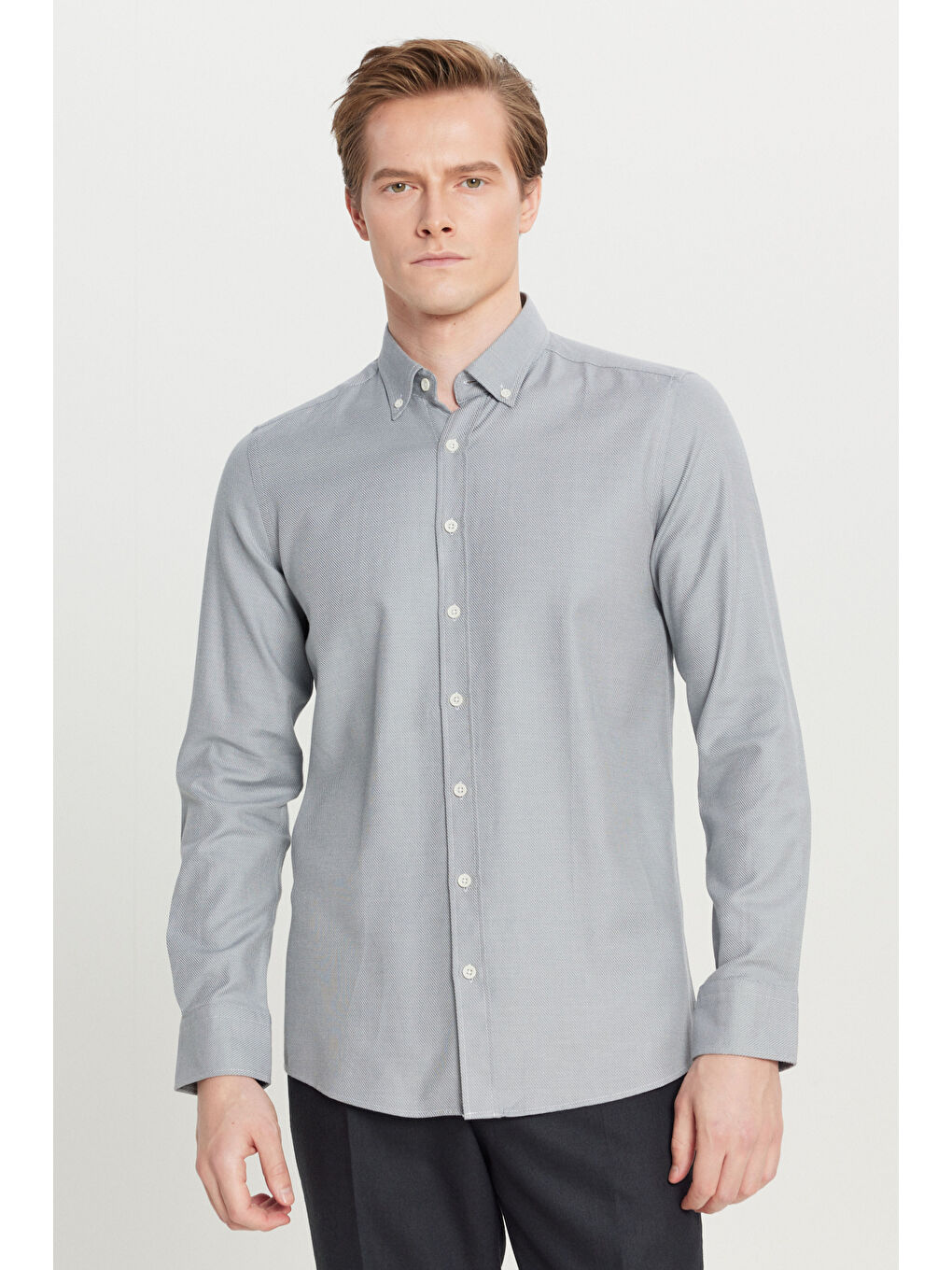 Erkek Gri %100 Pamuk Slim Fit Dar Kesim Düğmeli Yaka Diagonal Desenli Gömlek-2