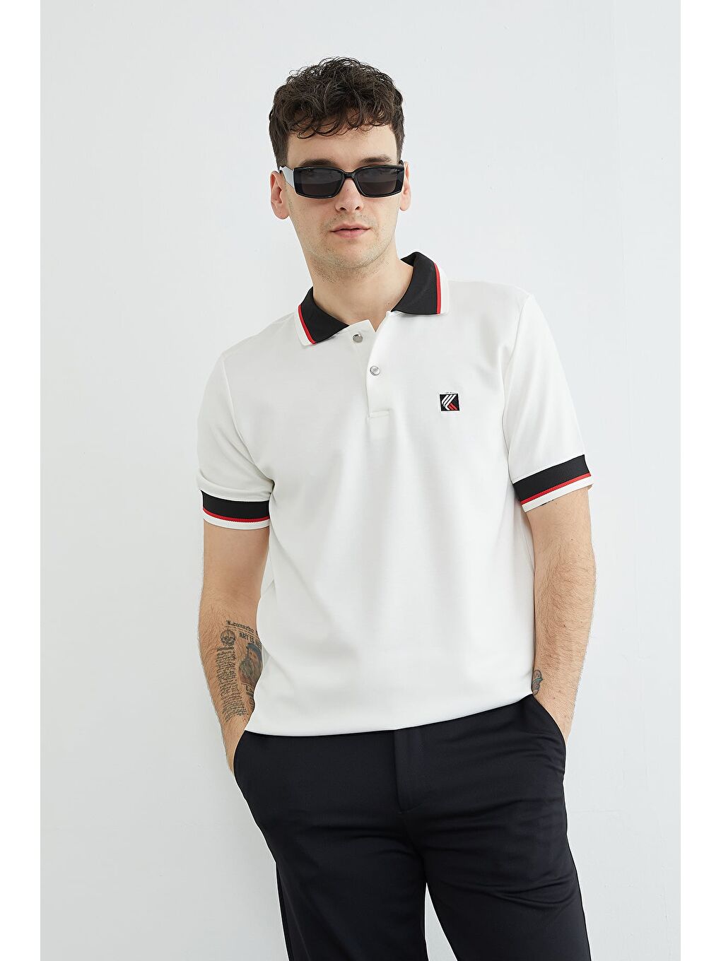 Ekru Ribanalı Polo Yaka Yarım Düğmeli Modal Tişört