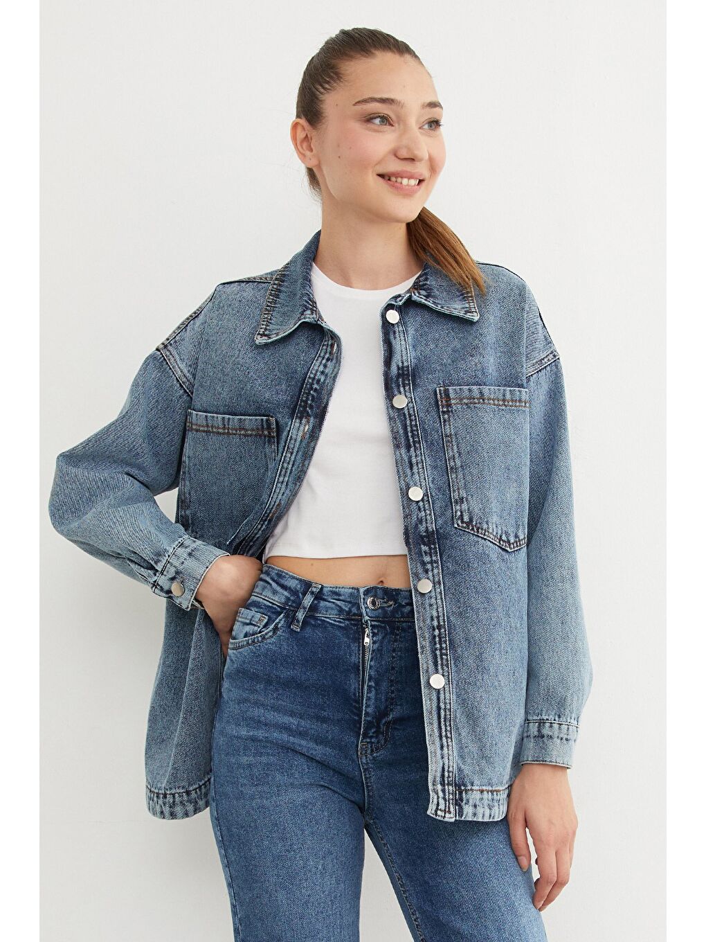 Mavi Çift Cepli Çıtçıtlı Oversize Jean Ceket