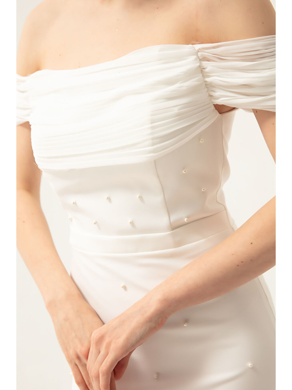 Kadın Beyaz Kayık Yaka İncili Midi Abiye-3