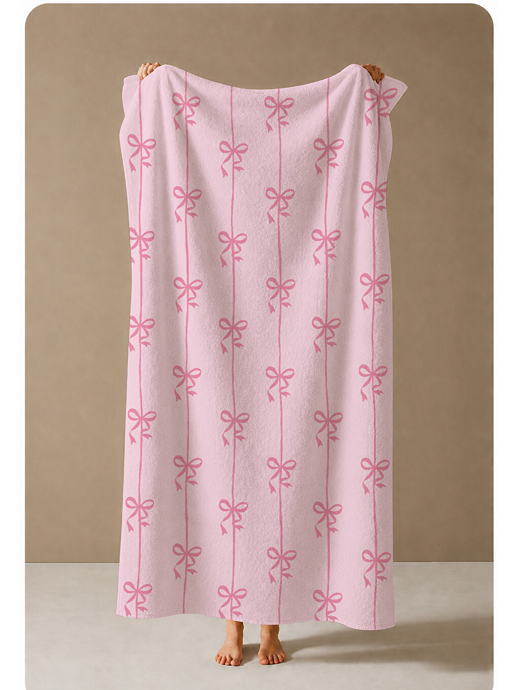 Pembe Çizgili Mini Fiyonk Desenli 70x150 Cm Dijital Baskılı Plaj Ve Banyo Havlusu-3