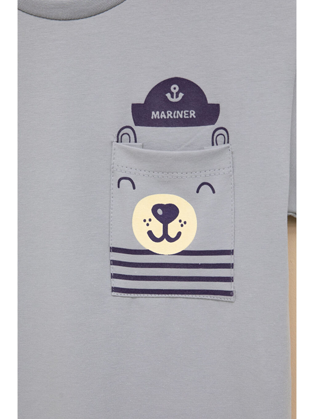Gri Füme Ayıcık Baskılı Cepli Erkek Bebek Tişört 20936-1
