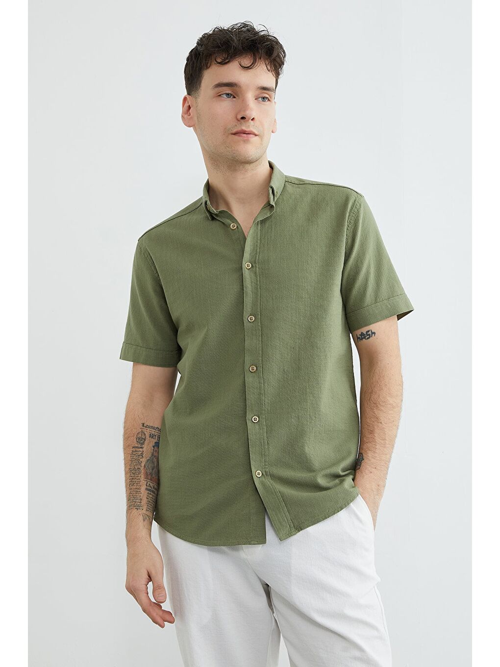 Haki Keten Görünümlü Kısa Kol Gömlek