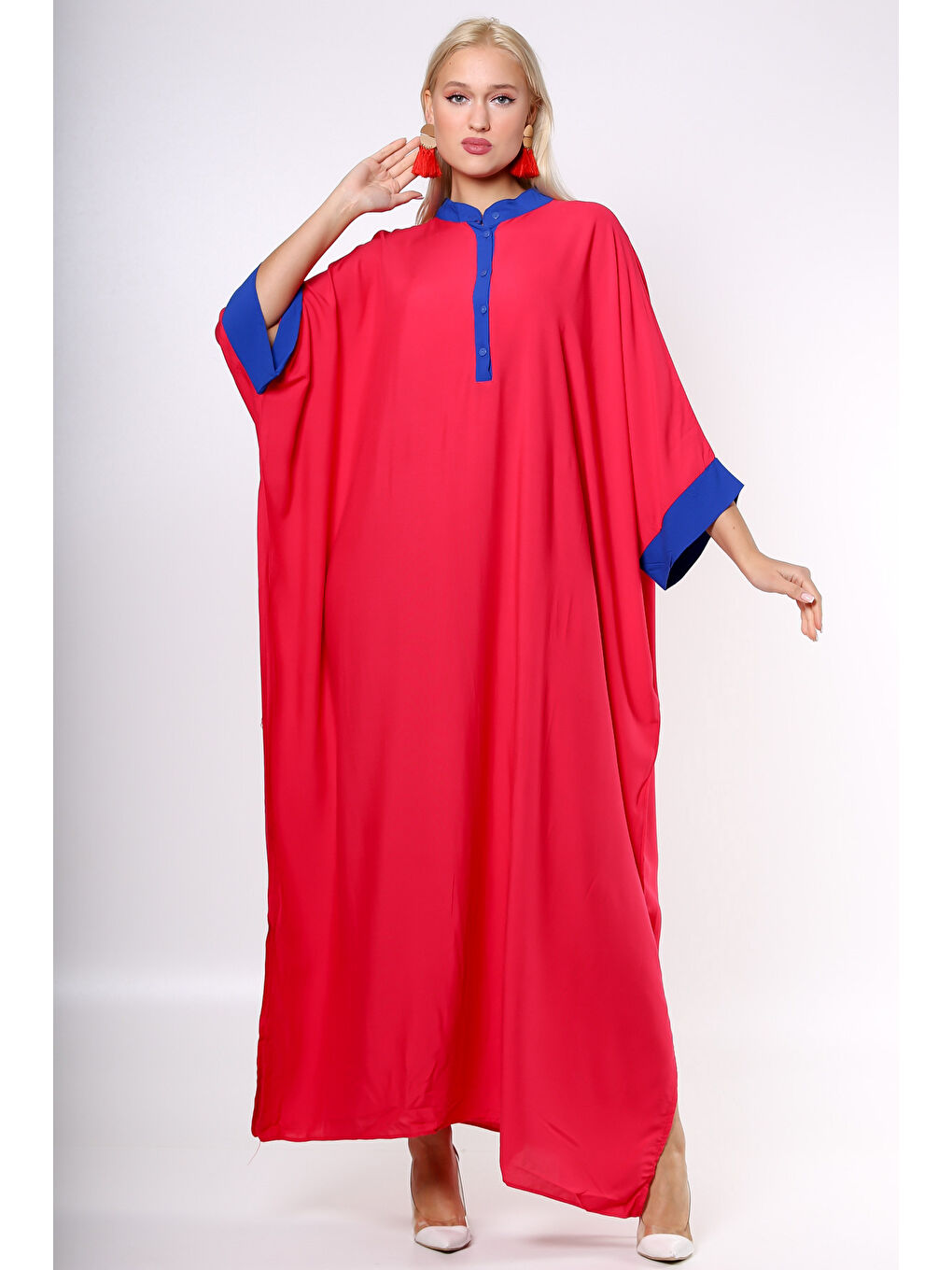 Siyah Kırmızı Dik Yaka Yarasa Kol Düğmeli Yırtmaçlı Nakışlı Oversize Dokuma Elbise-2