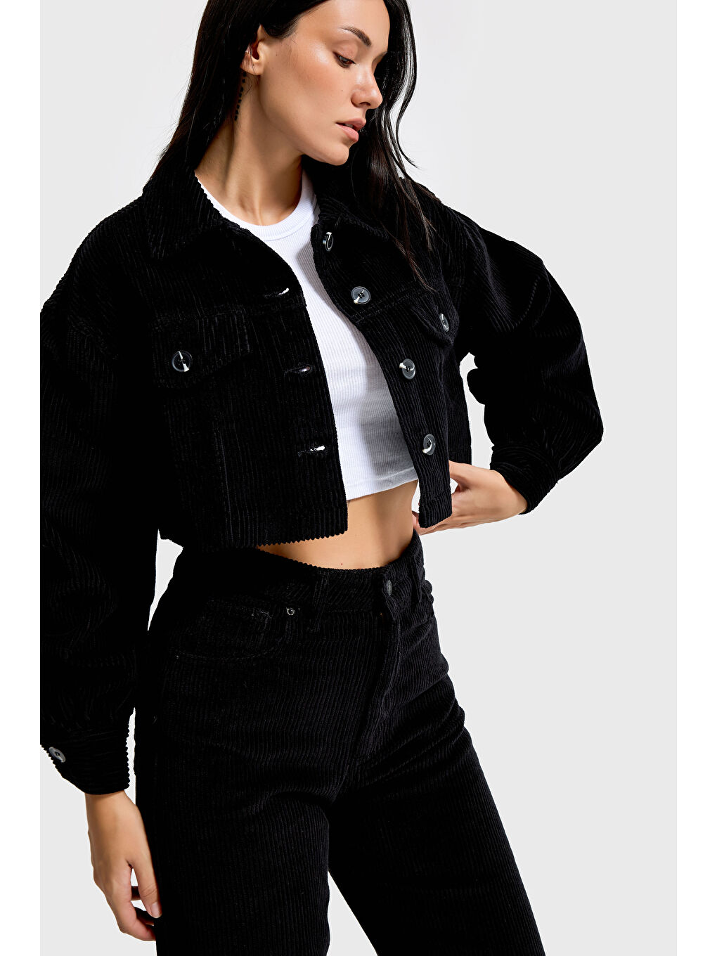 Kadın Siyah Renk 26w5-1 Crop Fit Düğmeli Kalın Fitilli Velvet Kadife Kumaş Ceket-2