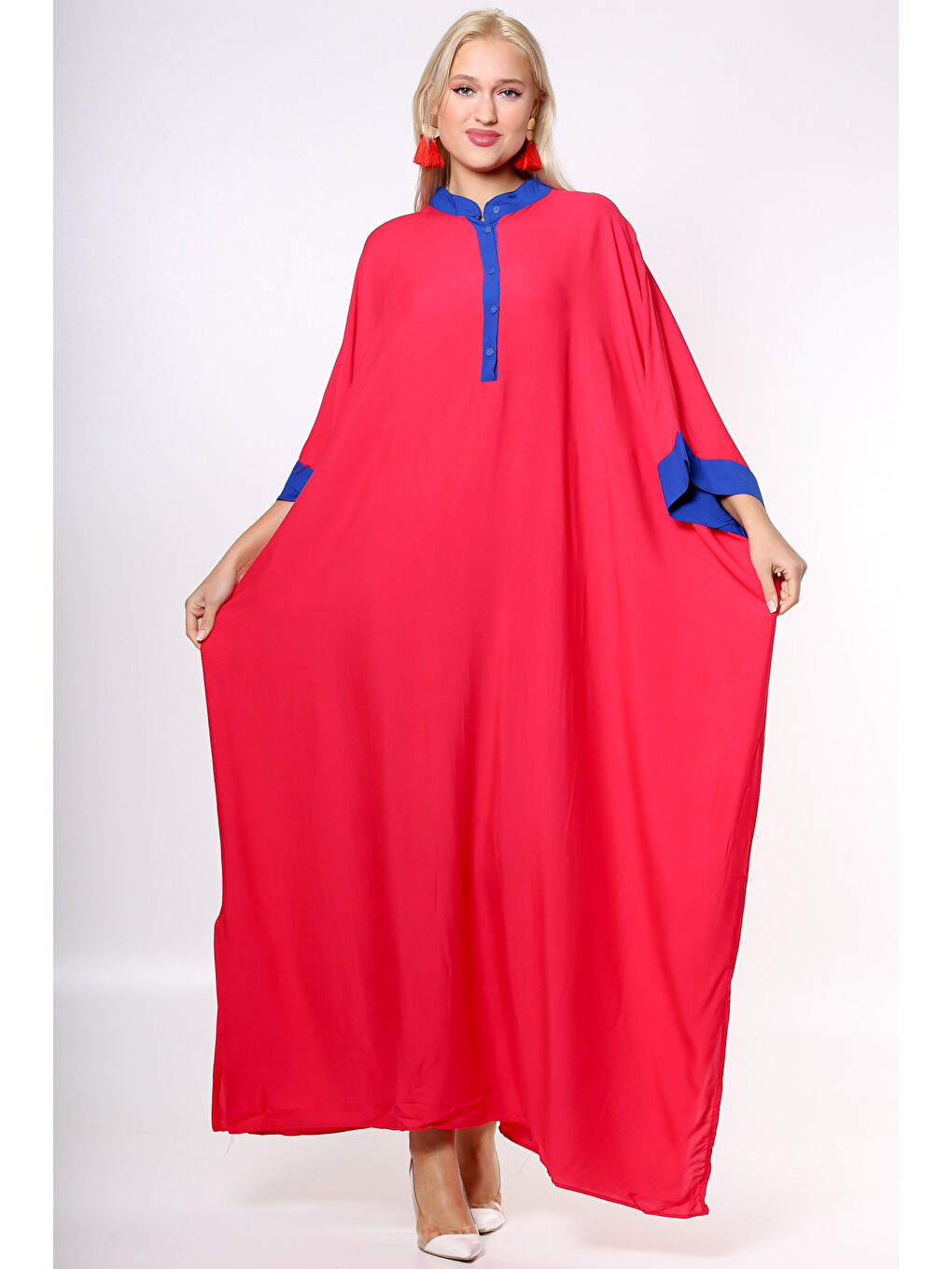 Siyah Kırmızı Dik Yaka Yarasa Kol Düğmeli Yırtmaçlı Nakışlı Oversize Dokuma Elbise-7