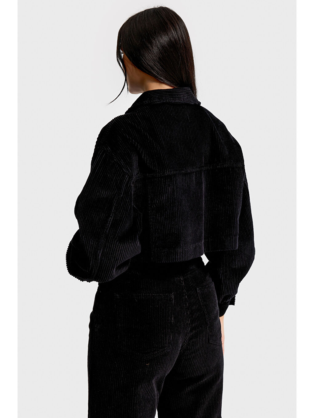 Kadın Siyah Renk 26w5-1 Crop Fit Düğmeli Kalın Fitilli Velvet Kadife Kumaş Ceket-3