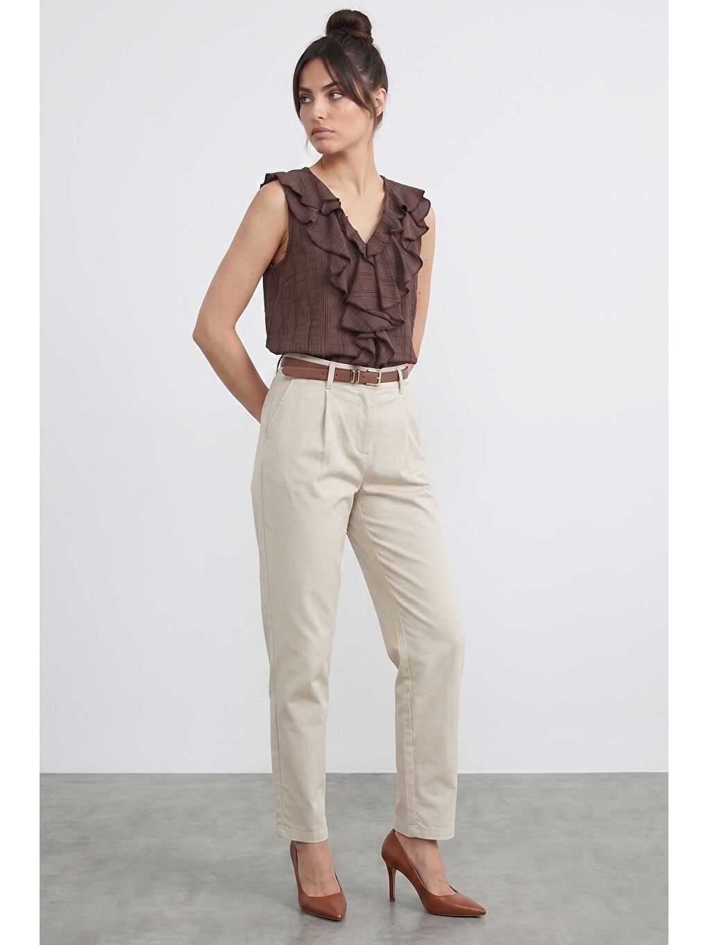 Bej Kemerli Cepli Gabardin Pantolon-1