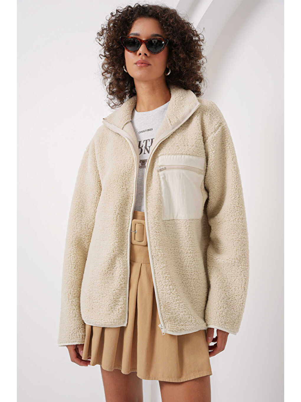 Ekru Kadın Fermuarlı Oversize Pelüş Ceket  55446