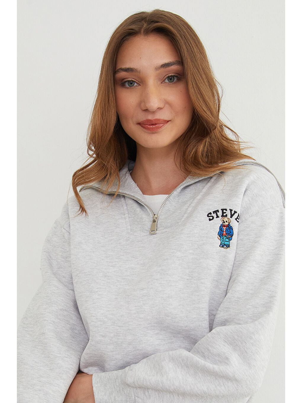 Gri 3 İplik Ayıcık Nakışlı Yarım Fermuarlı Sweatshirt-1