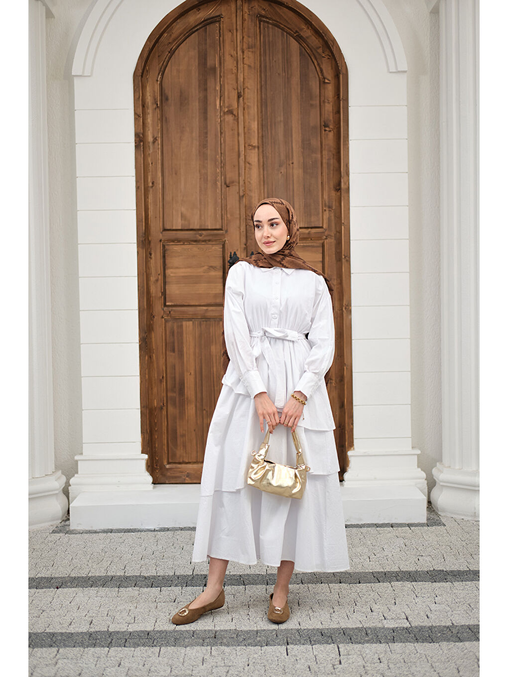 Kadın Eteği Volanlı Bel Bağlamalı Gömlek Yaka Yarım Düğmeli Elbise Beyaz-4