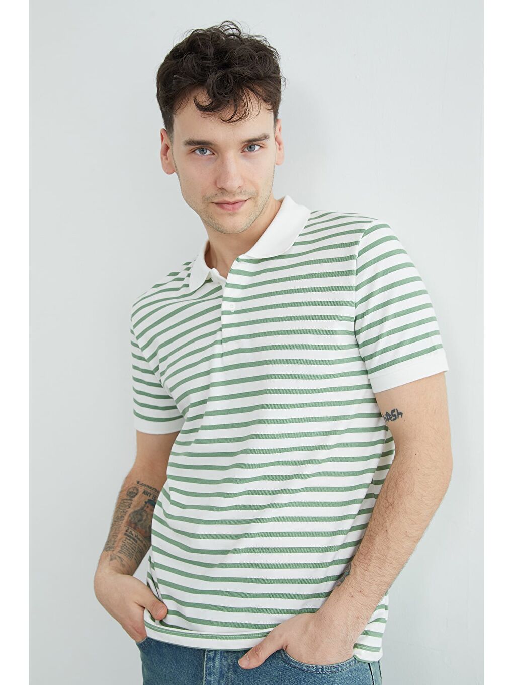 Yeşil Çizgili Polo Yaka Yarım Düğmeli Tişört