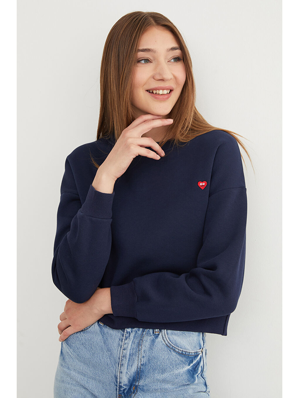 Lacivert 3 İplik Kalp Nakışlı Bisiklet Yaka Sweatshirt