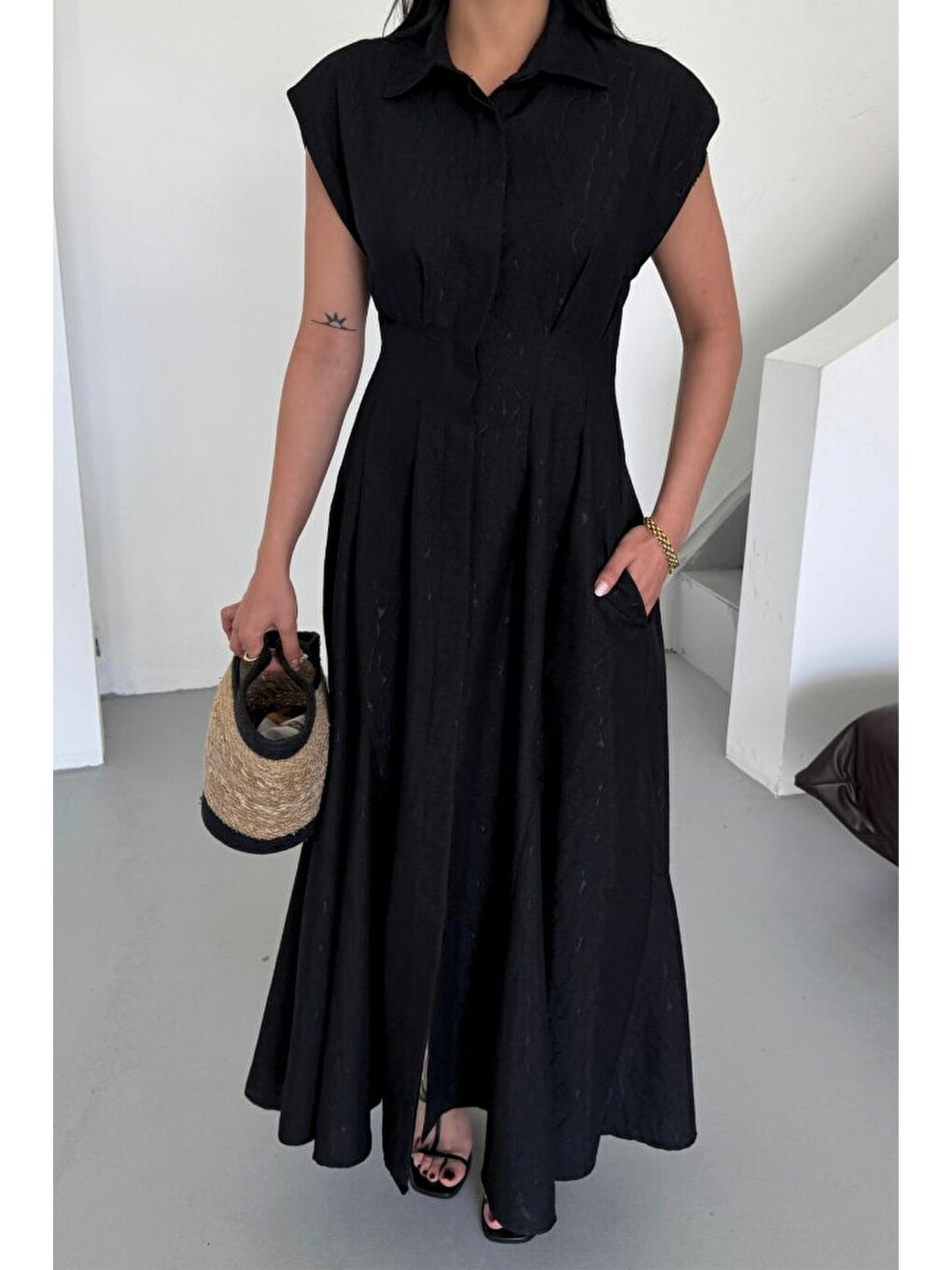 JAKARLI KETEN ELBİSE ÖNDEN YIRTMAÇLI CEPLİ - Siyah-1