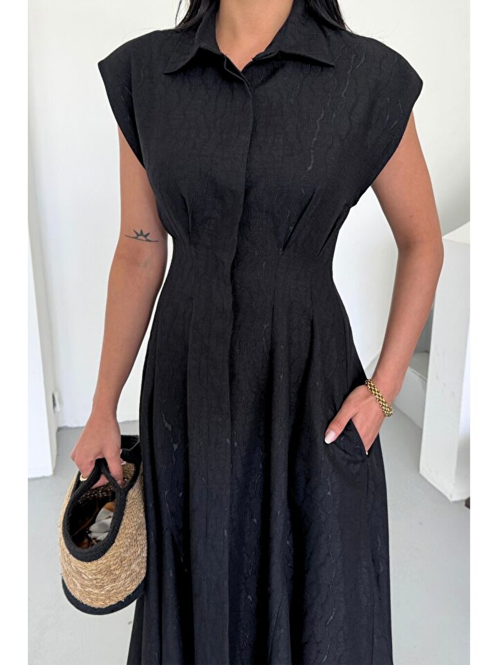 JAKARLI KETEN ELBİSE ÖNDEN YIRTMAÇLI CEPLİ - Siyah-2